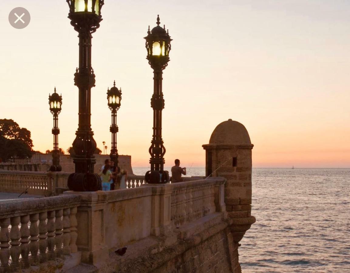La Casa De Adolfo Appartement Cádiz Buitenkant foto